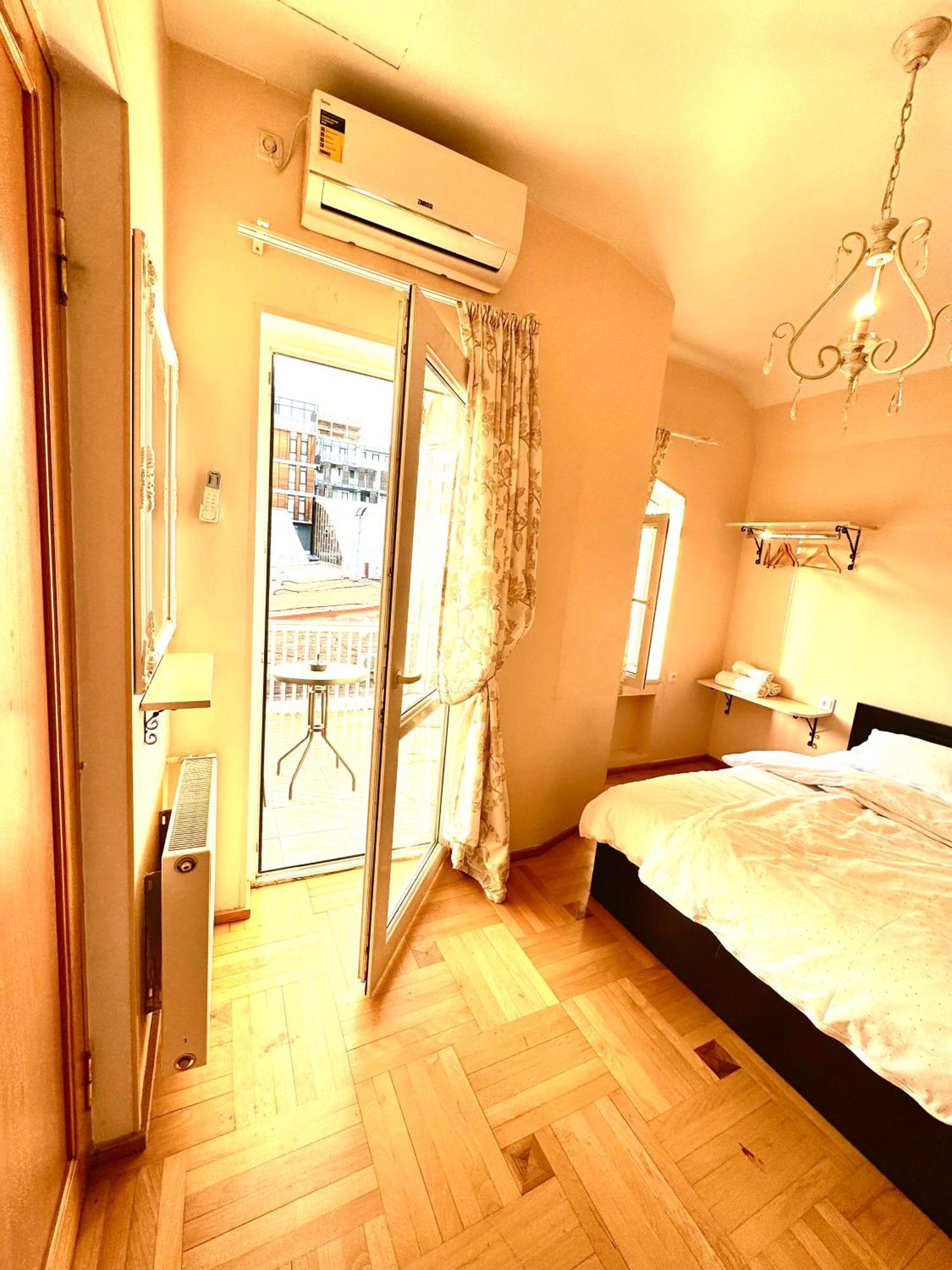 Sky Guest House Tbilisi Exteriör bild